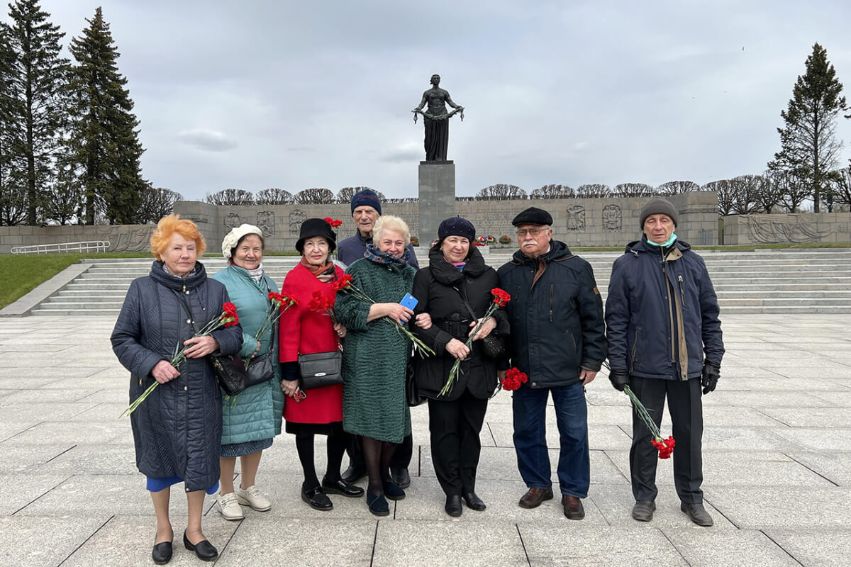 В СПб ГАУ «ЦГЭ» поздравили ветеранов с наступающим Днём Победы